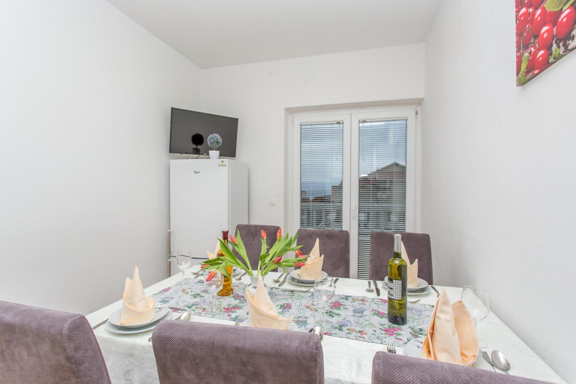 מאקרסקה Apartments Grepo Sljeme חדר תמונה