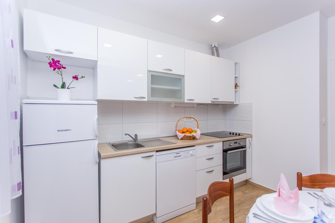 מאקרסקה Apartments Grepo Sljeme מראה חיצוני תמונה