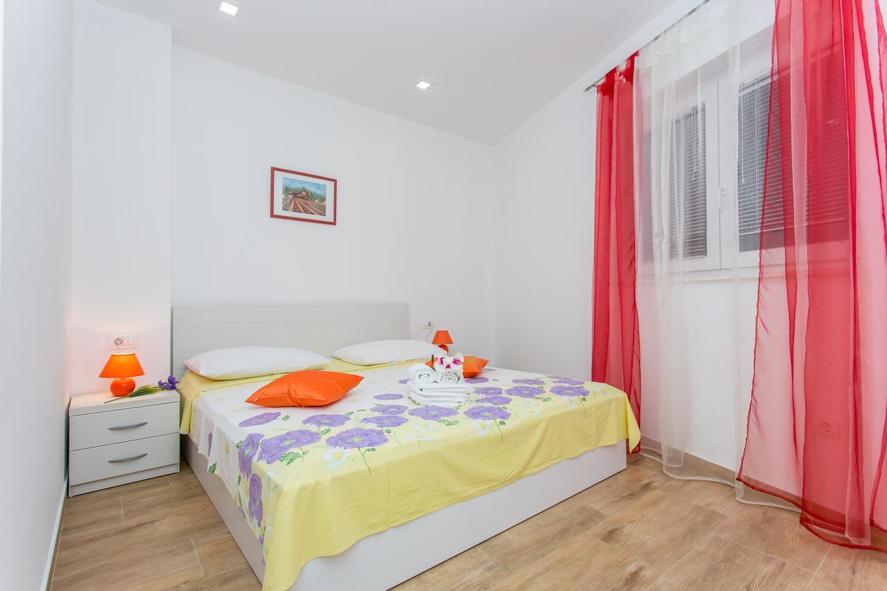 מאקרסקה Apartments Grepo Sljeme מראה חיצוני תמונה